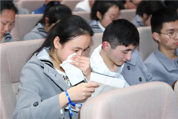 我们的十八 我们的2018 ——bw必威西汉姆联官网附属中学高2018级成人礼暨高考百日誓师大会