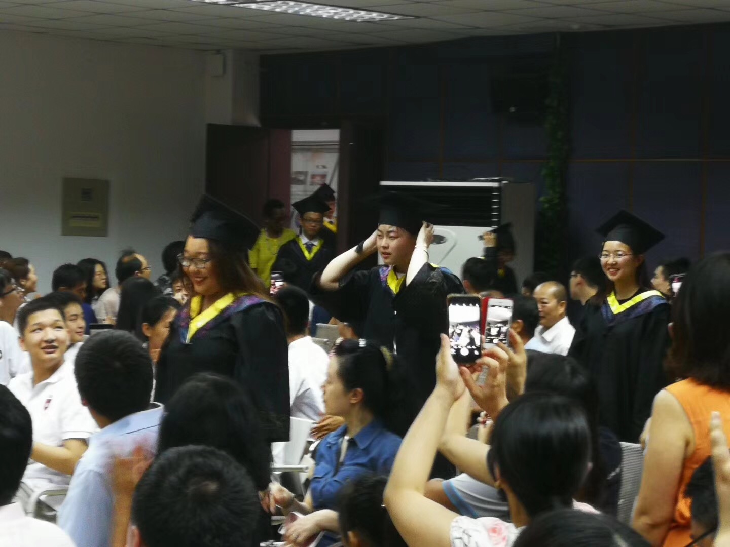 附中启航，迈向世界——bw必威西汉姆联官网附中国际部高2018级毕业典礼隆重举行