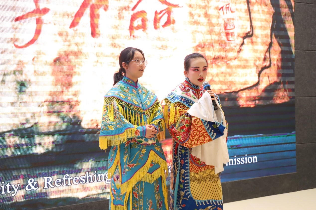 最是“交通”挡不住,美国校长来渝盛赞附中