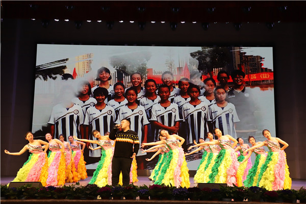 我们的十八 我们的2018 ——bw必威西汉姆联官网附属中学高2018级成人礼暨高考百日誓师大会