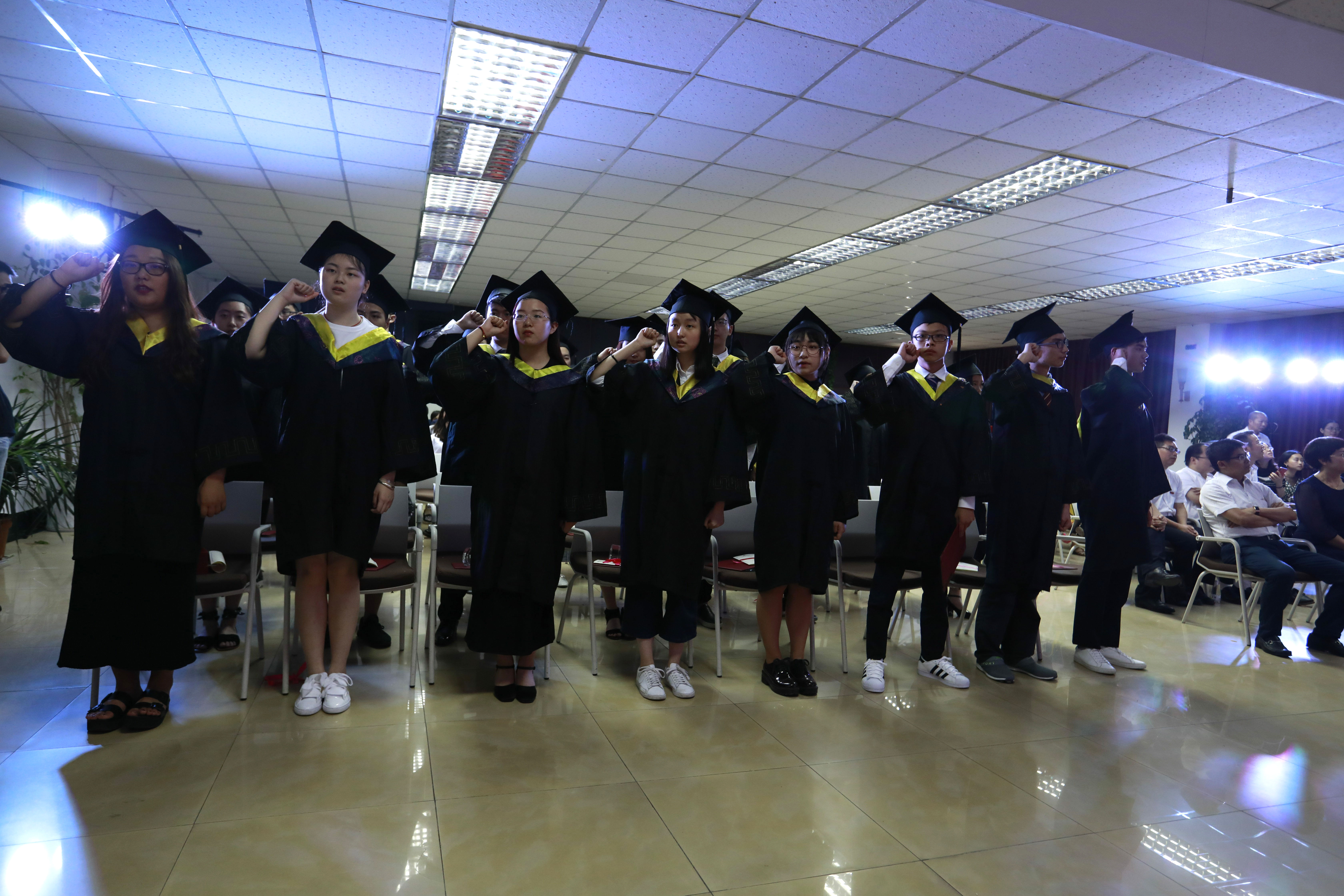 附中启航，迈向世界——bw必威西汉姆联官网附中国际部高2018级毕业典礼隆重举行